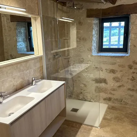 Holiday home Maison Charmante Nature Piscine Chauffee *
