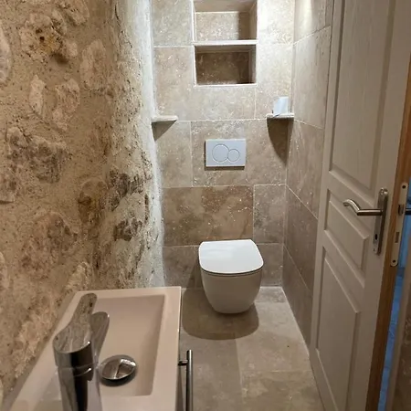 Holiday home Maison Charmante Nature Piscine Chauffee Montlauzun
